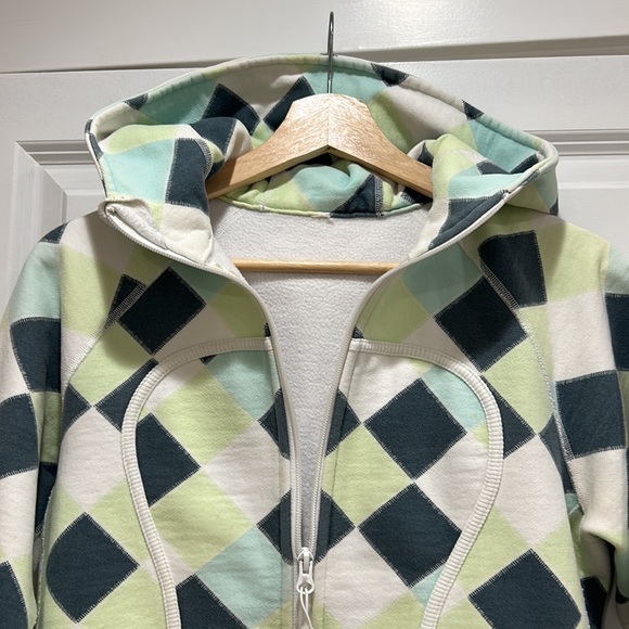 Lululemon Scuba Hoodie - Picture 5 of 6